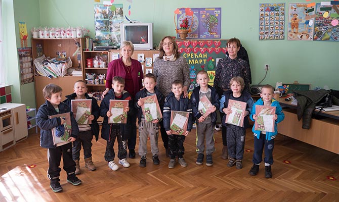 Ajándékkönyv a szenttamási magyar tannyelven tanuló végzős óvodásoknak